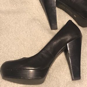 SOLD! Chinese Laundry black leather platform heels